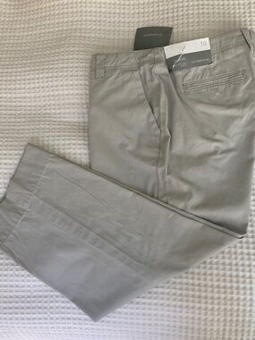 Liz Claiborne Cropped Khaki Pants Size 10 NWT